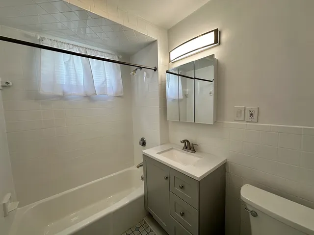 $3,200 | 159 Boston Avenue, Unit 1, Somerville, MA 02144