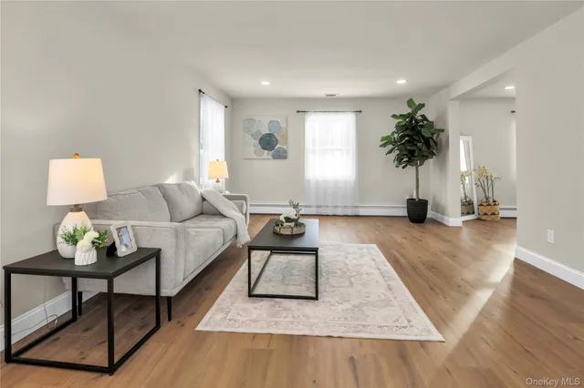 $799,000 | 37 Malvern Lane, Stony Brook, NY 11790