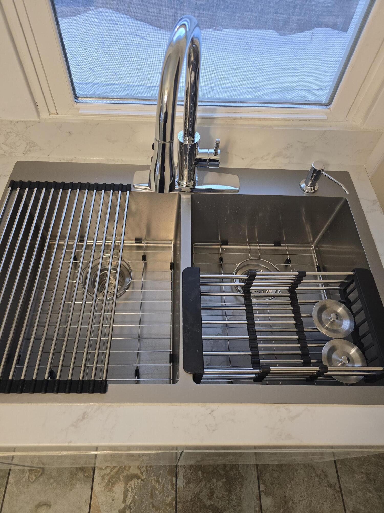 1013 Mahlon Street Lansing, MI 48906 - Photo 15 of 42 1000015843