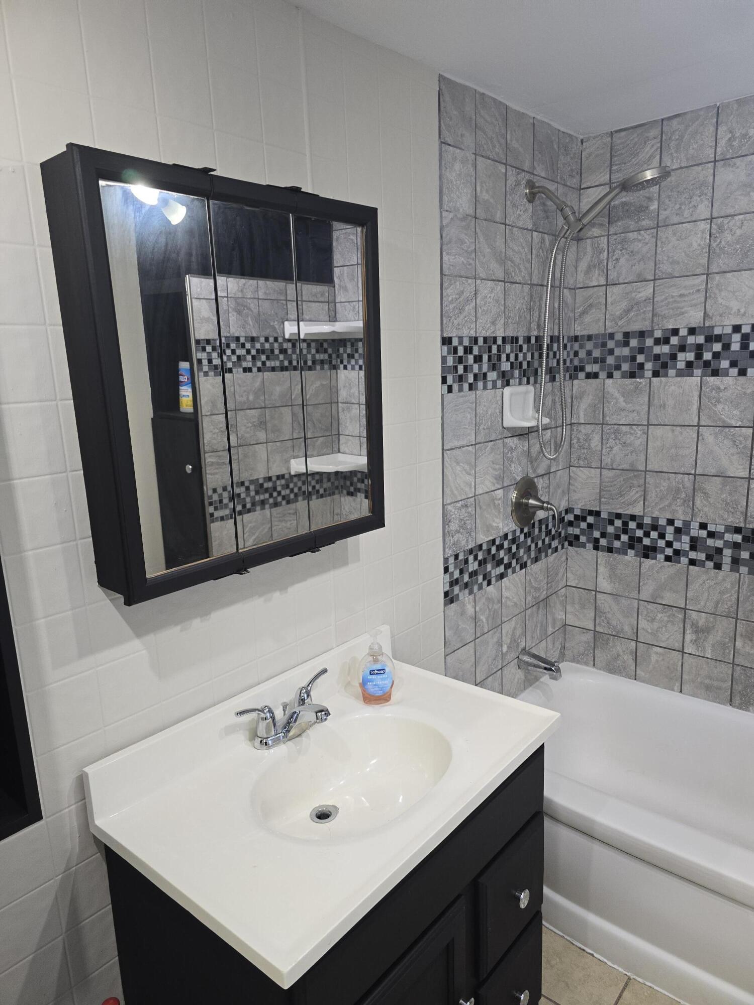 1013 Mahlon Street Lansing, MI 48906 - Photo 21 of 42 1000015812