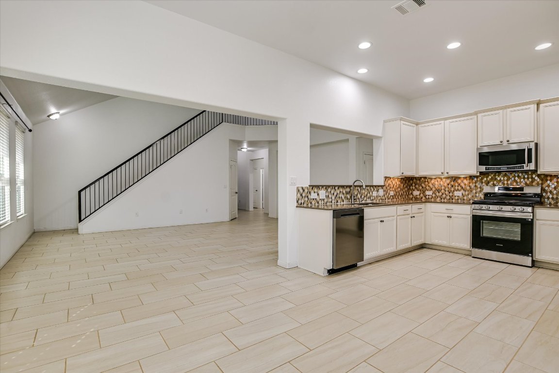 14209 Marathon Road Austin, TX 78717 - Photo 12 of 34