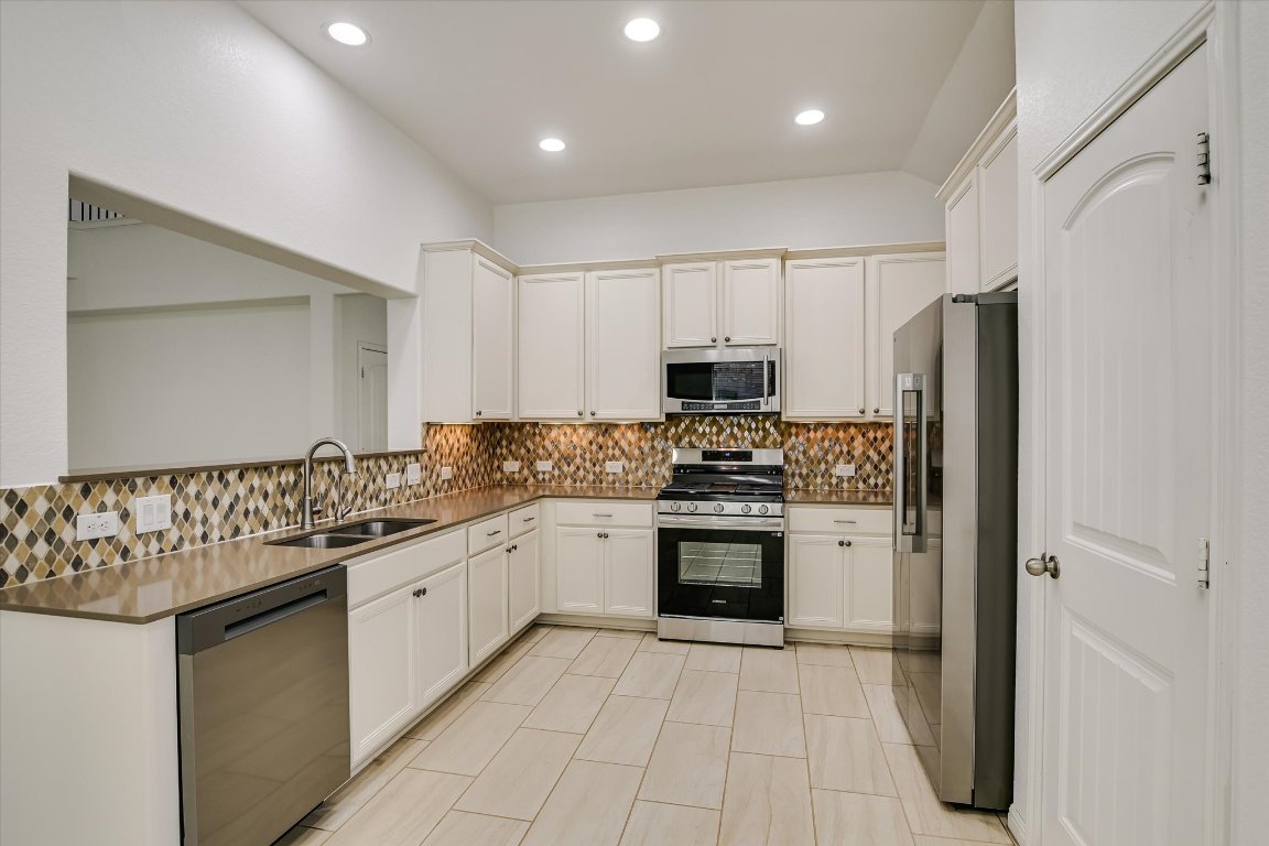 14209 Marathon Road Austin, TX 78717 - Photo 13 of 34