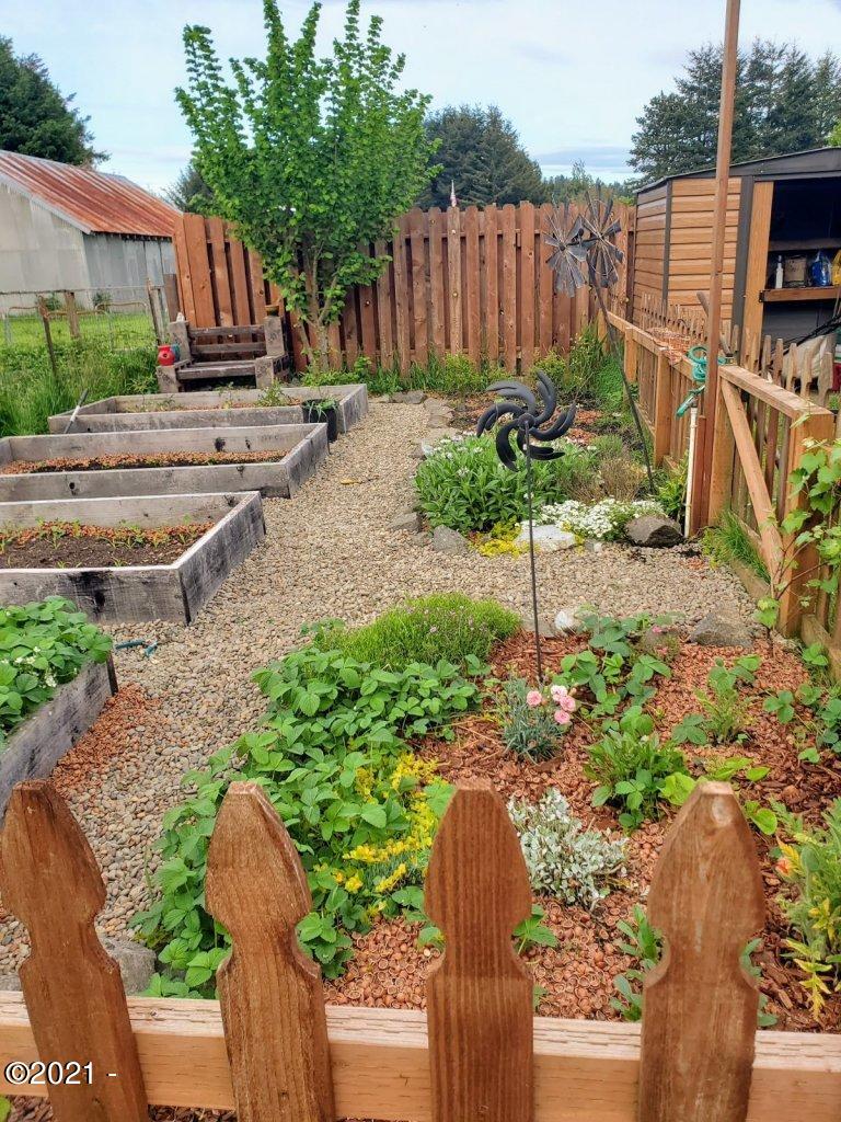 152 Northwest Grinstead Street Siletz, OR 97380 - Photo 20 of 30 Garden