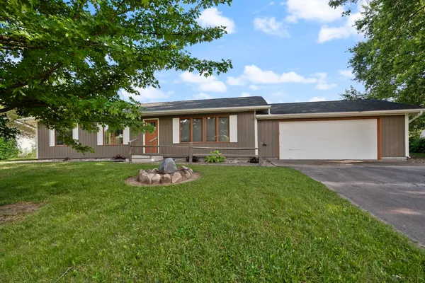 $274,900 | 806 Sharon Street, Winona Lake, IN 46590