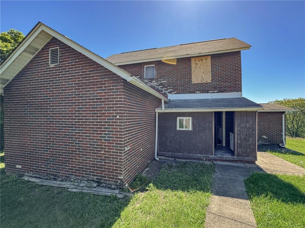 605 Maple Street Merrittstown, PA 15463 - Photo 2 of 21