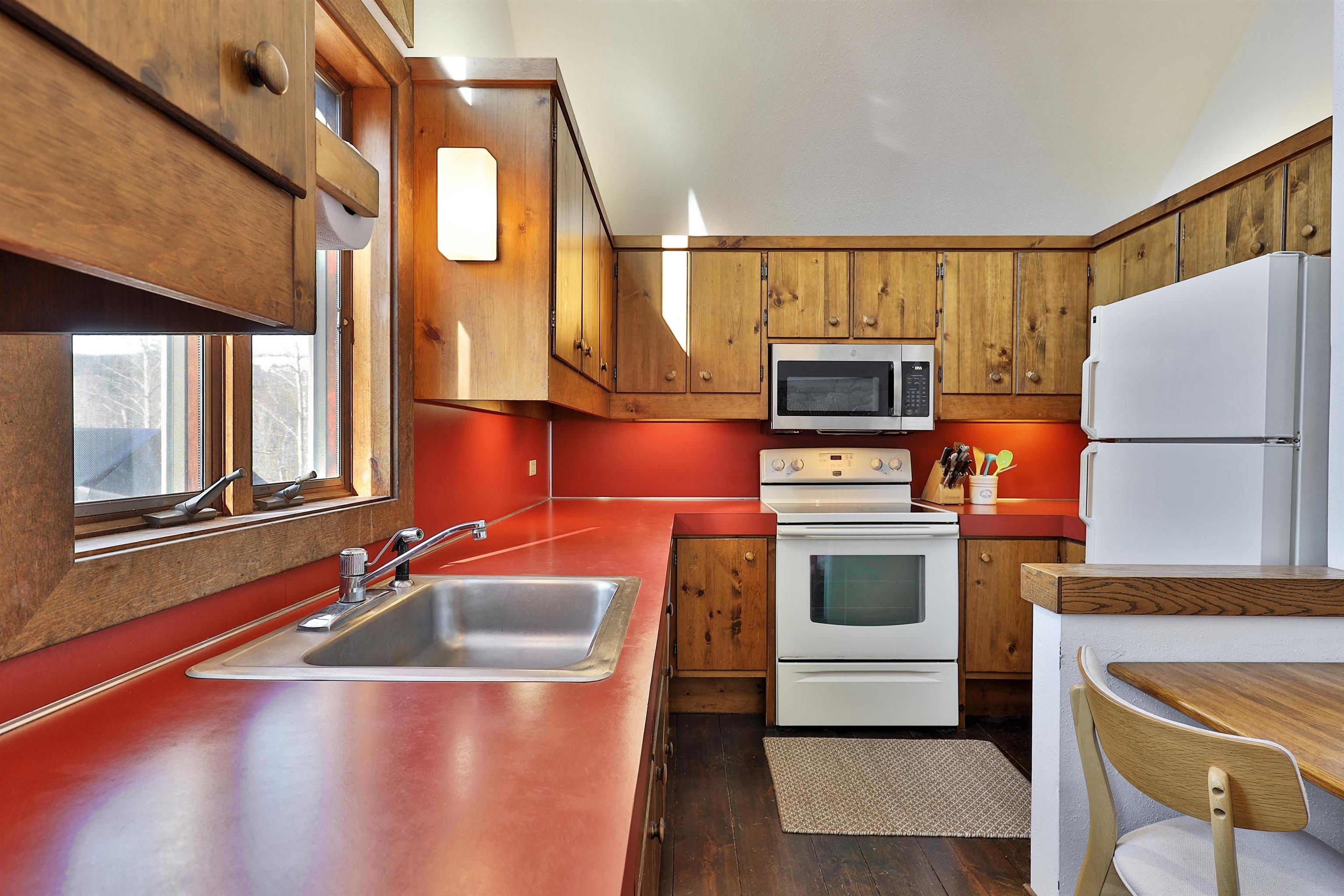 112 Forest Lane Rochester, VT 05767 - Photo 12 of 37