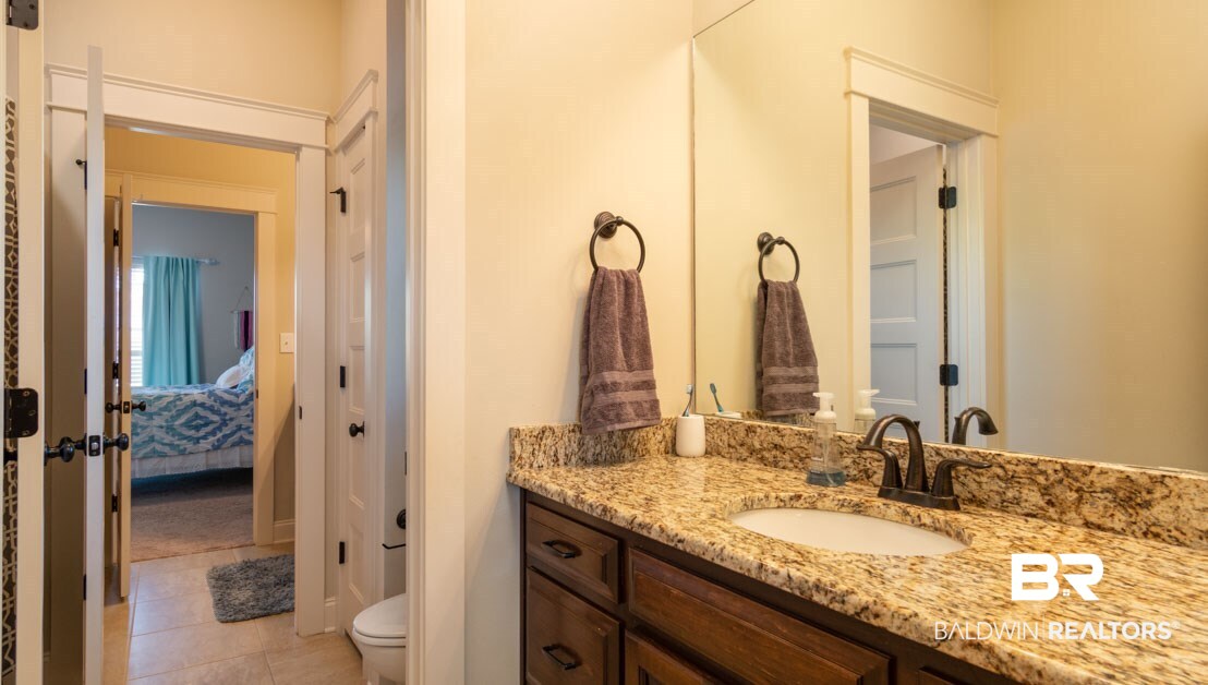 11653 Lodgepole Court Daphne, AL 36527 - Photo 18 of 33 Jack-N-Jill Bath