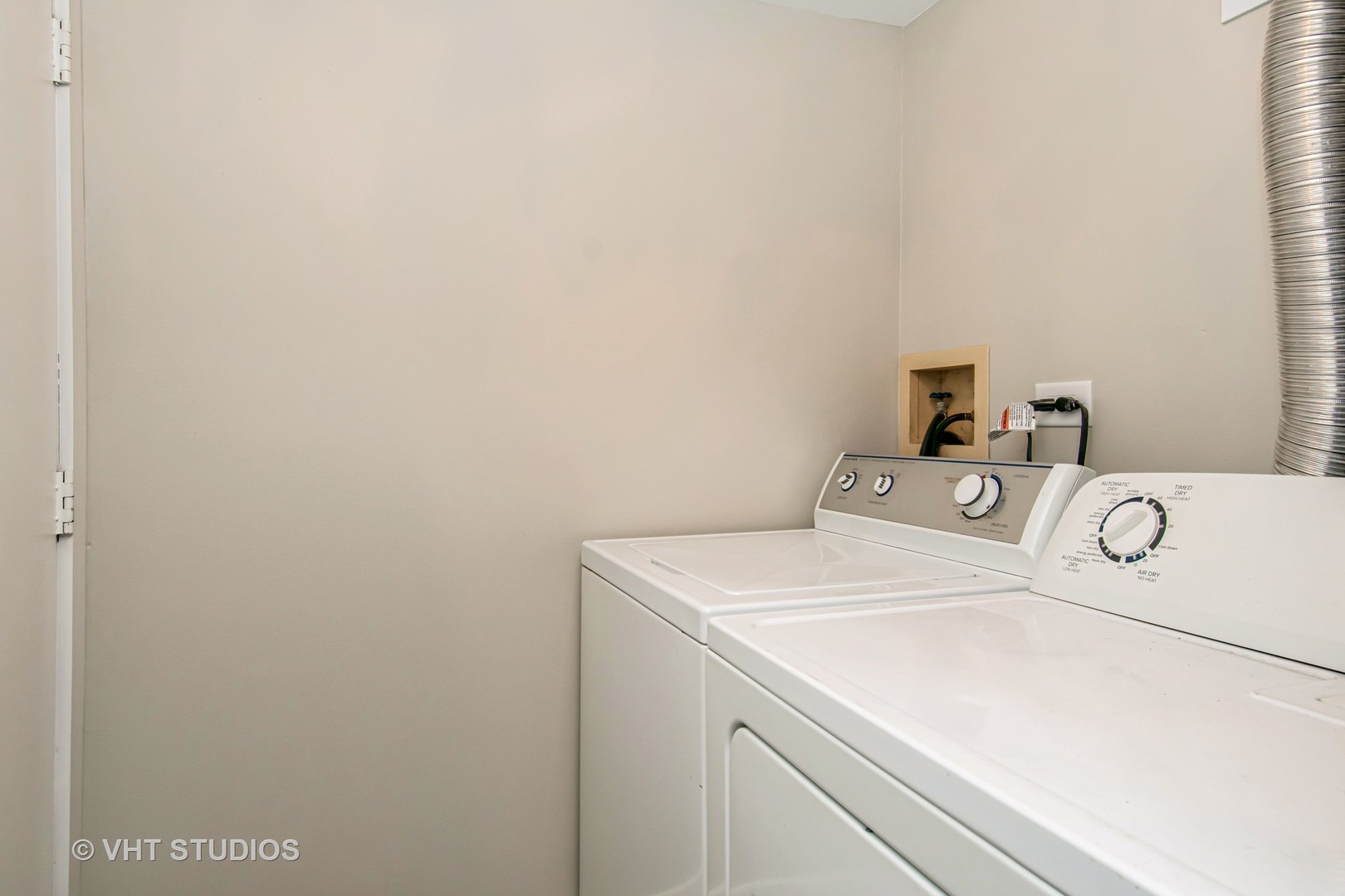 3127 Eugene Lane Aurora, IL 60504 - Photo 13 of 20 a utility room with dryer and washer