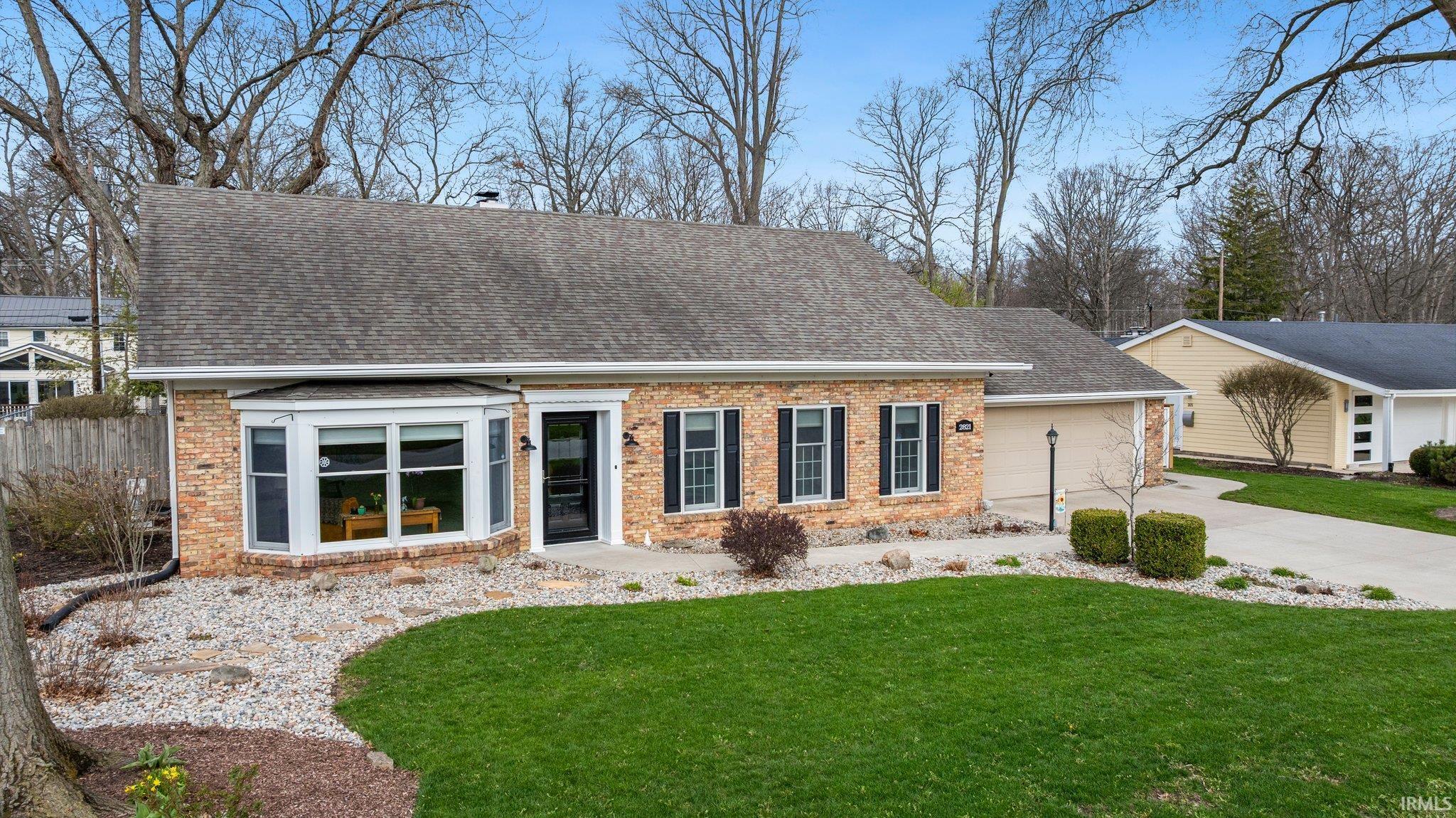 2821 Devon Drive Fort Wayne, IN 46815 - Photo 2 of 36