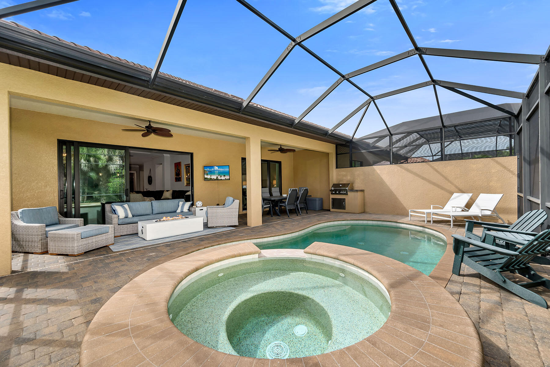 6589 Roma Way Naples, FL 34113 - Photo 34 of 49 226022285q