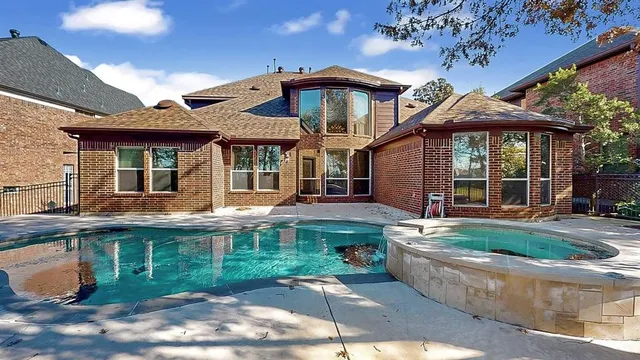 $799,000 | 8709 Thompson Drive, Lantana, TX 76226