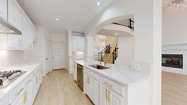 $799,000 | 8709 Thompson Drive, Lantana, TX 76226