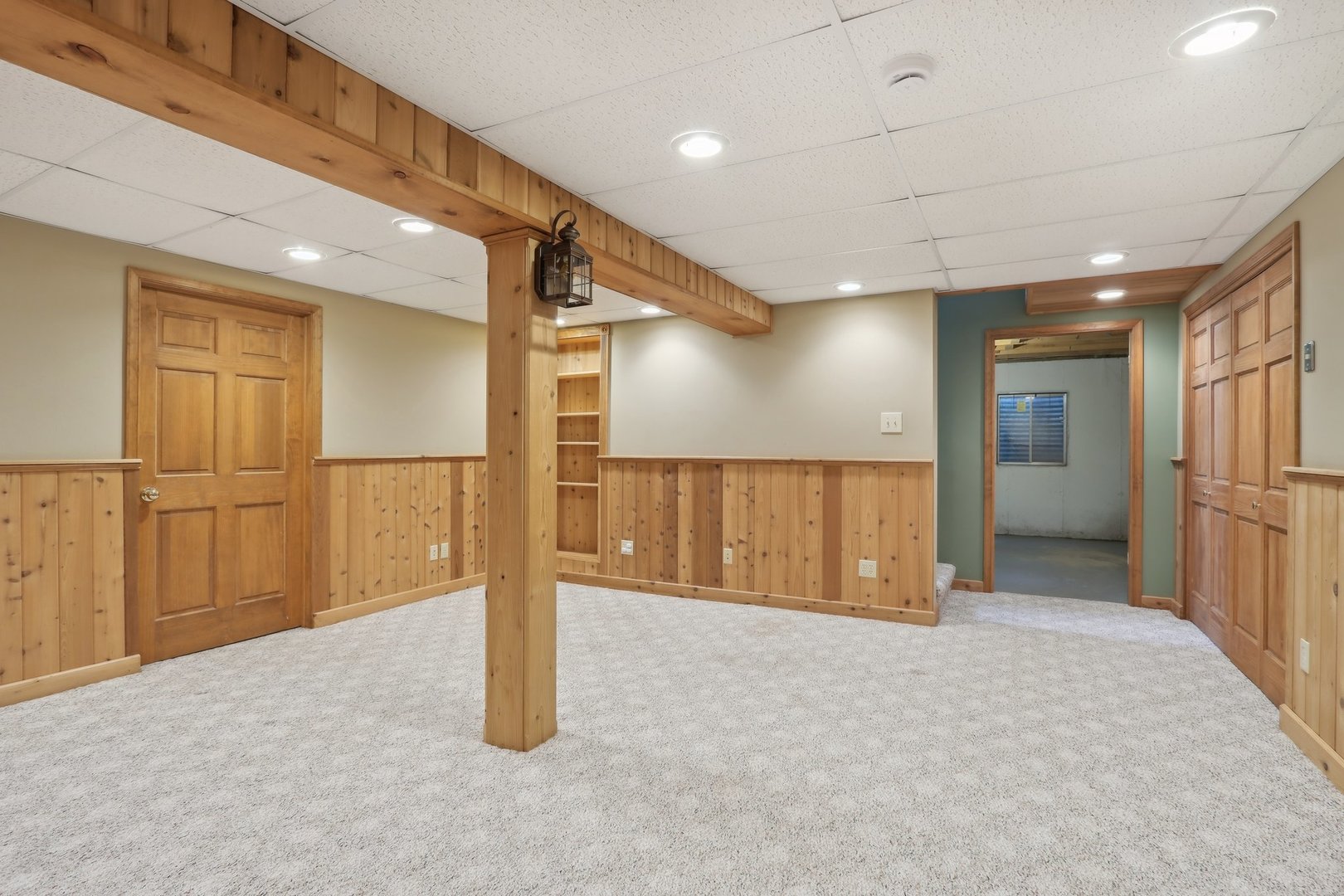 548 Asbury Drive Aurora, IL 60502 - Photo 39 of 48 a view of an empty room