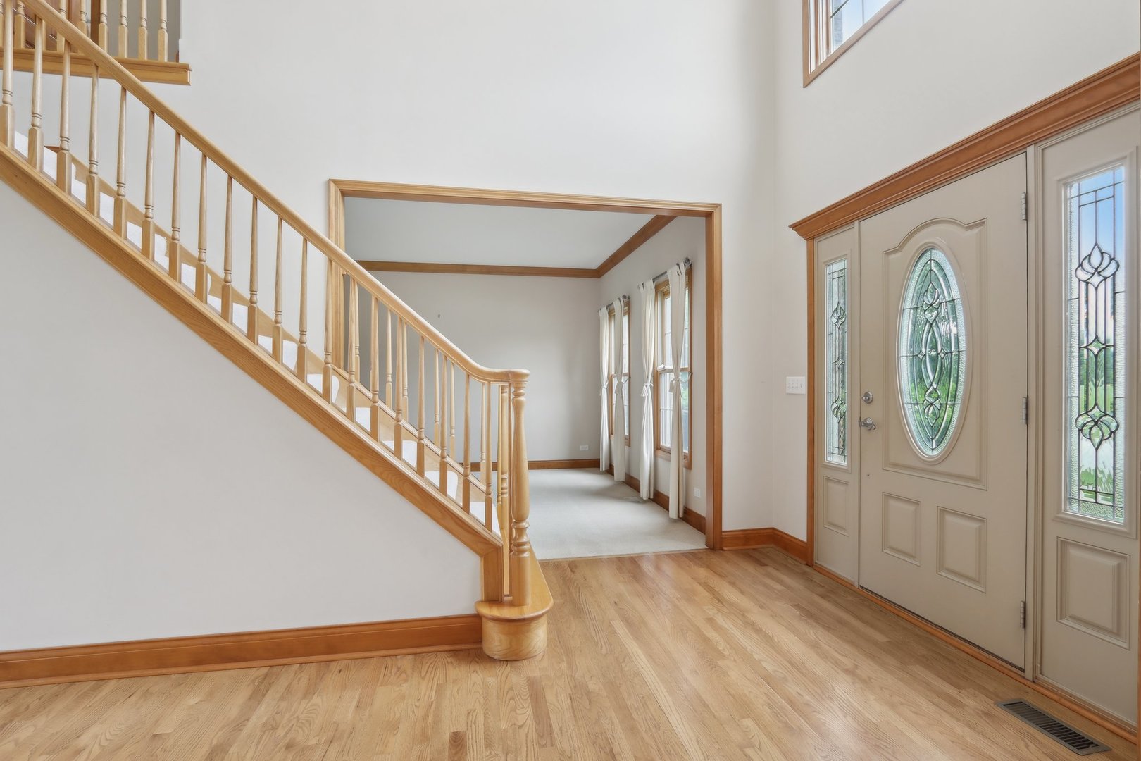 548 Asbury Drive Aurora, IL 60502 - Photo 4 of 48 a view of entryway with wooden floor