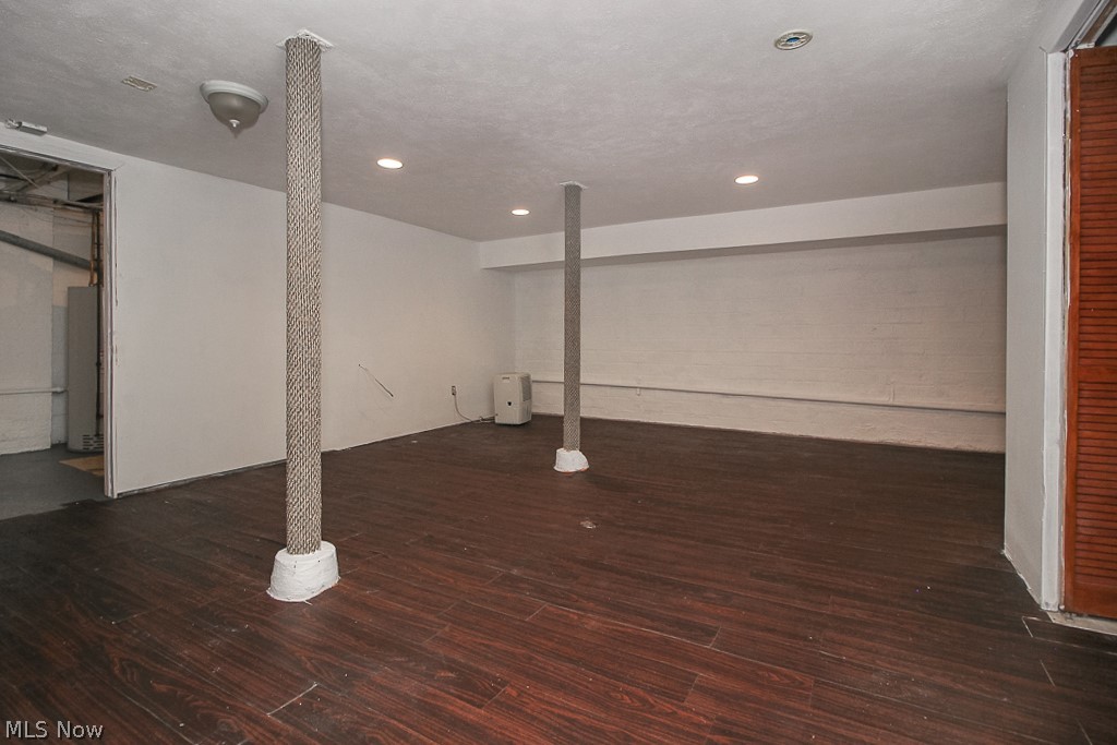 14410 Onaway Road Cleveland, OH 44120 - Photo 27 of 35