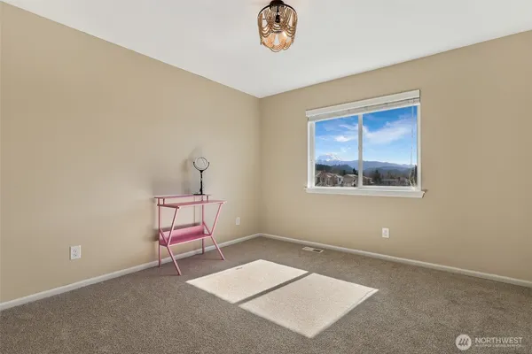 $949,950 | 650 McKinley Street, Enumclaw, WA 98022