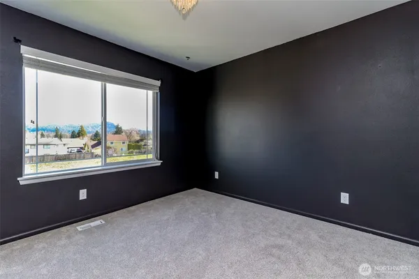 $949,950 | 650 McKinley Street, Enumclaw, WA 98022