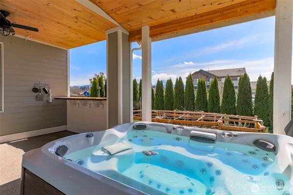 $949,950 | 650 McKinley Street, Enumclaw, WA 98022