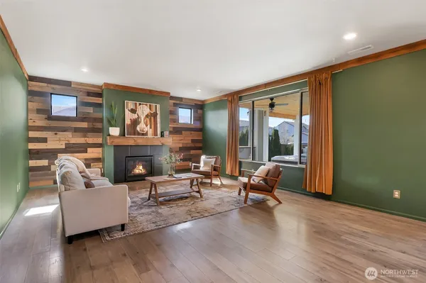 $949,950 | 650 McKinley Street, Enumclaw, WA 98022