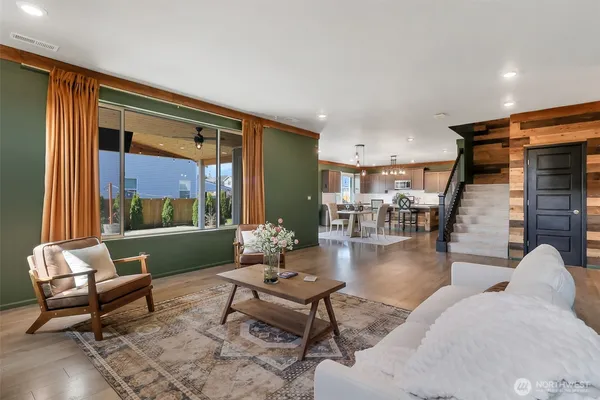 $949,950 | 650 McKinley Street, Enumclaw, WA 98022