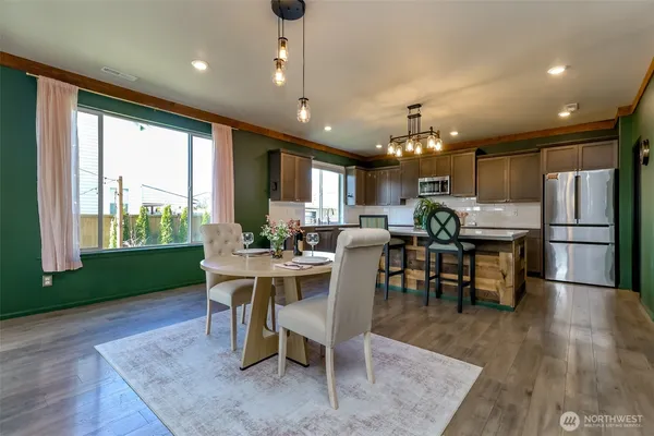 $949,950 | 650 McKinley Street, Enumclaw, WA 98022