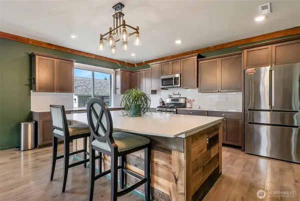 $949,950 | 650 McKinley Street, Enumclaw, WA 98022