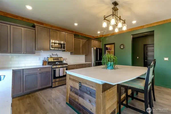 $949,950 | 650 McKinley Street, Enumclaw, WA 98022