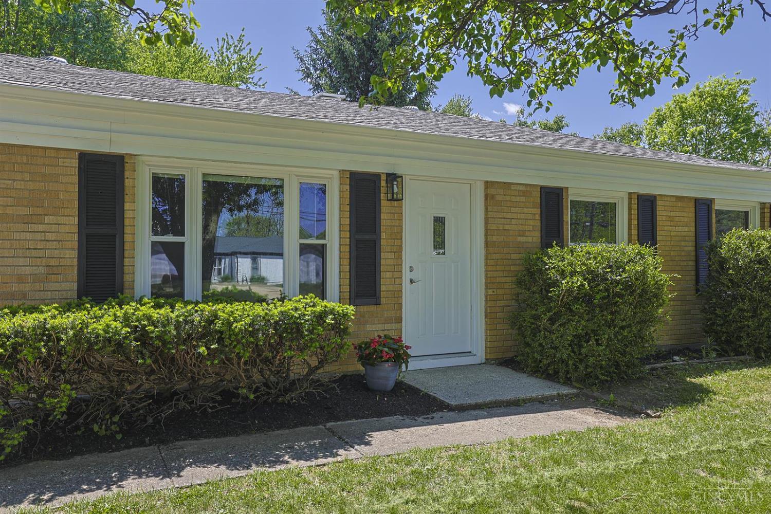2537 Mack Road Fairfield, OH 45014 - Photo 3 of 32