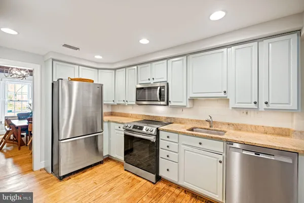 $4,750 | 608 South Pitt Street, Alexandria, VA 22314