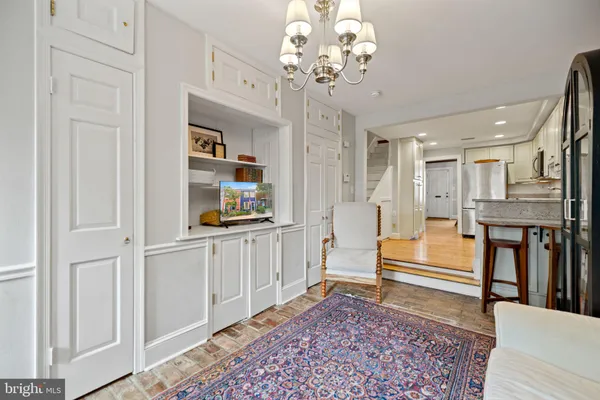 $4,750 | 608 South Pitt Street, Alexandria, VA 22314