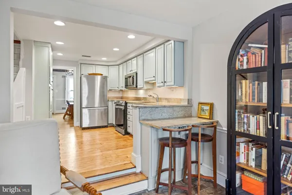 $4,750 | 608 South Pitt Street, Alexandria, VA 22314