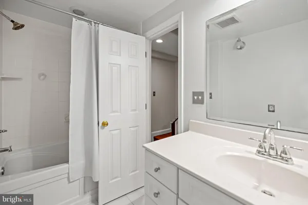 $4,750 | 608 South Pitt Street, Alexandria, VA 22314