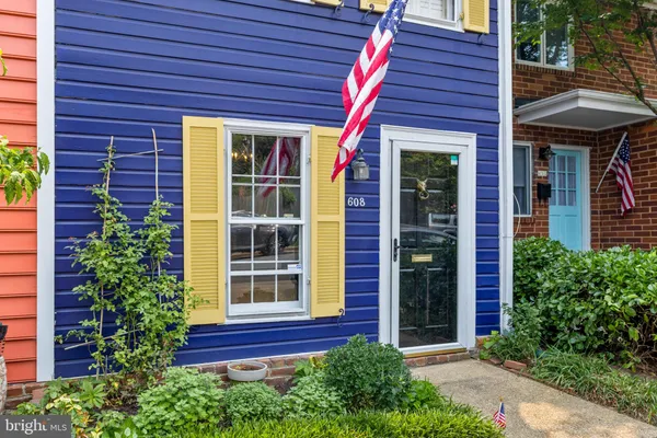 $4,750 | 608 South Pitt Street, Alexandria, VA 22314