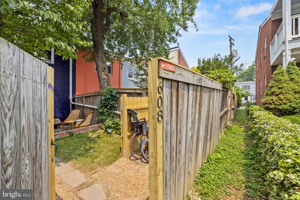 $4,750 | 608 South Pitt Street, Alexandria, VA 22314