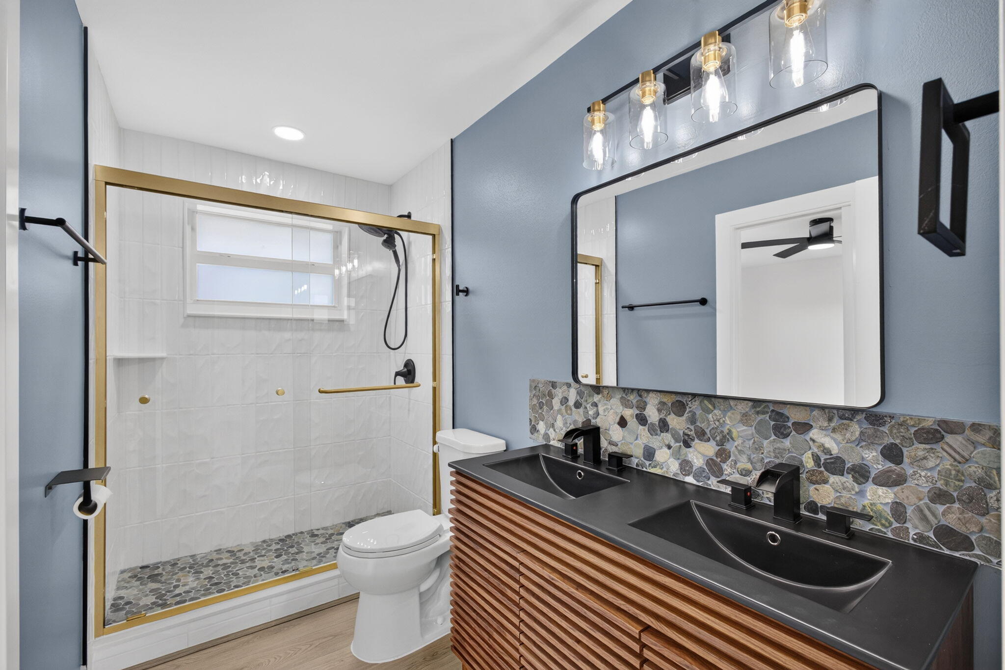 665 West 7th Street Riviera Beach, FL 33404 - Photo 33 of 62 Primary bathroom