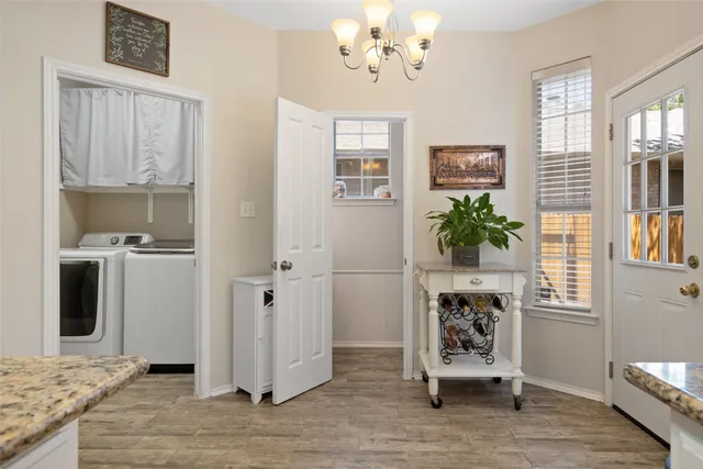 a view of livingroom with furniture