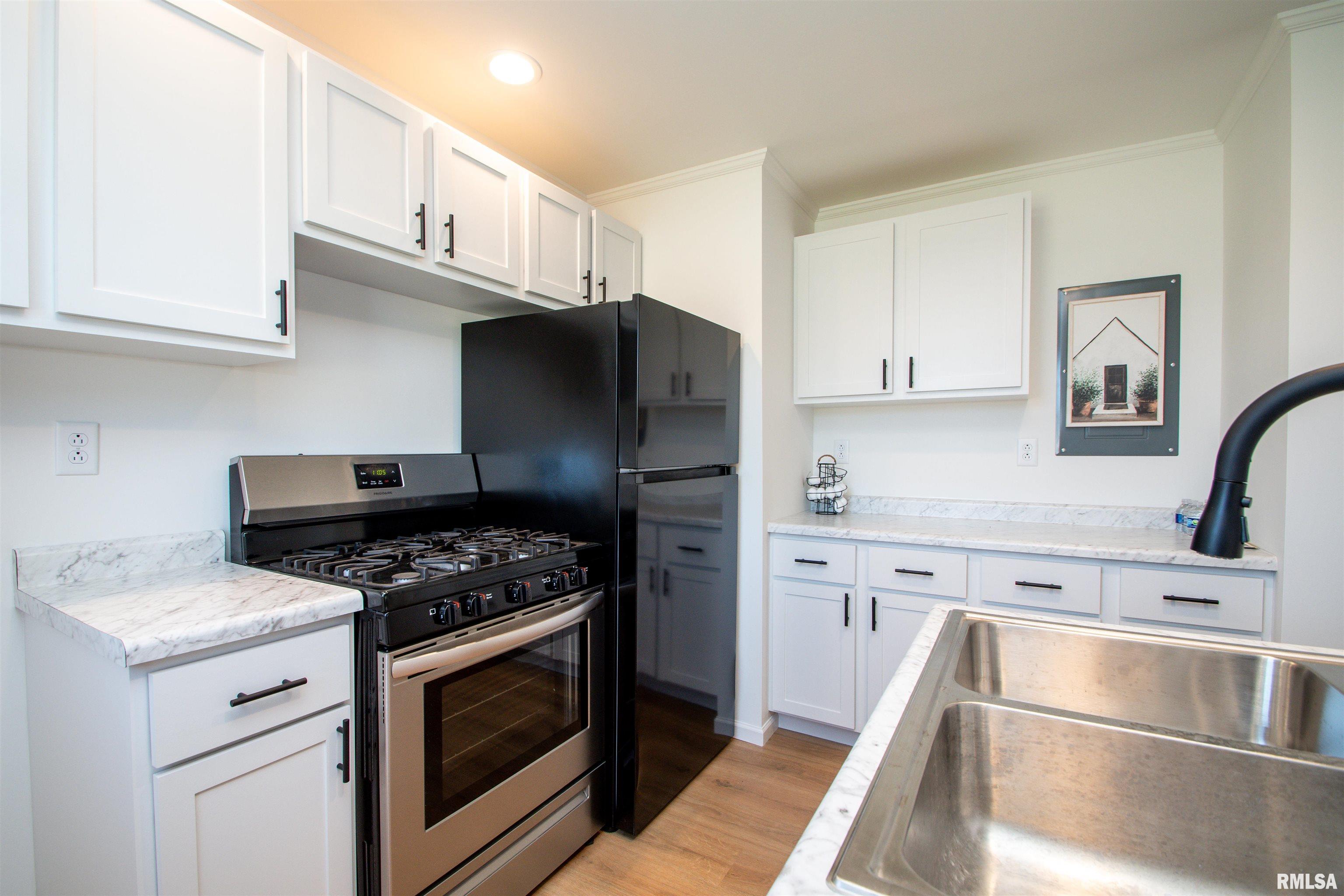 2173 Washington Road Washington, IL 61571 - Photo 21 of 39 Gallery Image 21