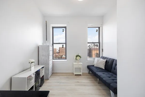 $385,000 | 129 East 102nd Street, Unit 6B | East Harlem