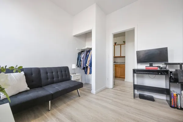 $385,000 | 129 East 102nd Street, Unit 6B | East Harlem