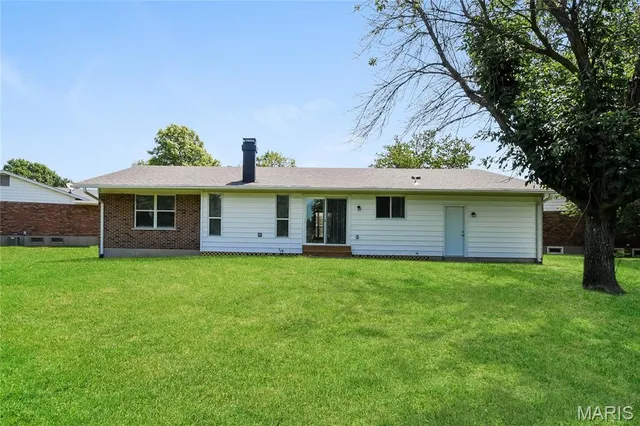$2,040 | 3748 Riviere Marne Court, Florissant, MO 63034