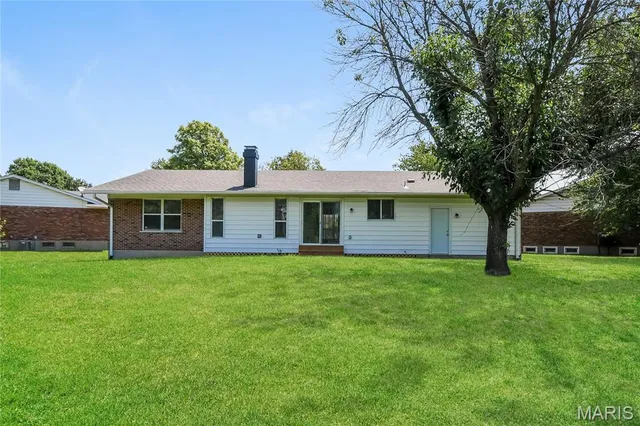 $2,040 | 3748 Riviere Marne Court, Florissant, MO 63034