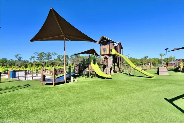 $2,600 | 17876 Woodland Court, Punta Gorda, FL 33982