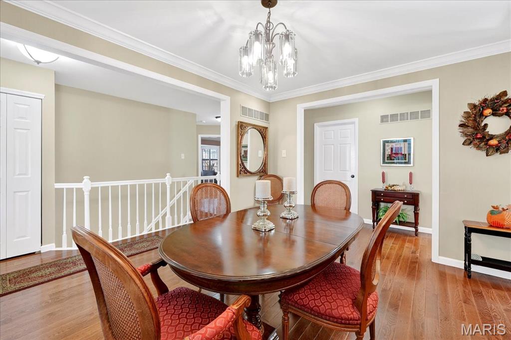 15812 Newton Ridge Drive Chesterfield, MO 63017 - Photo 6 of 35