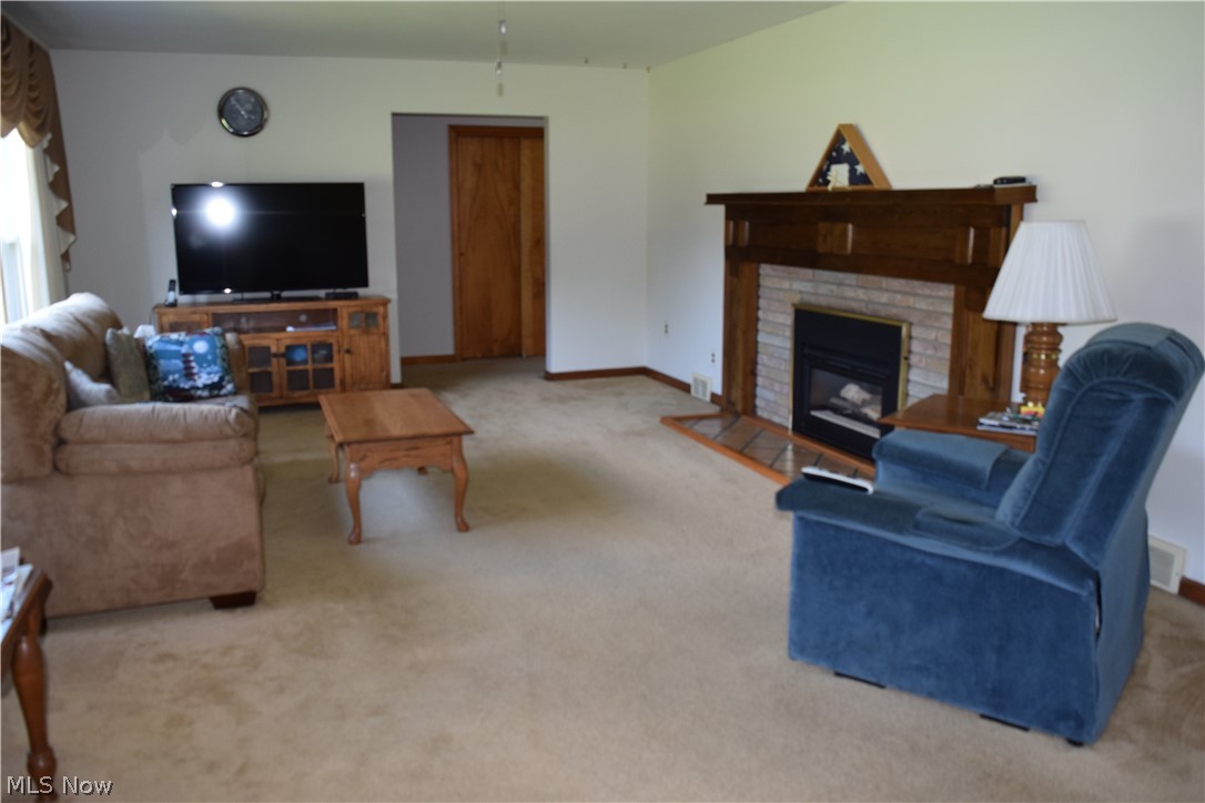 716 Center Road New Franklin, OH 44319 - Photo 4 of 35