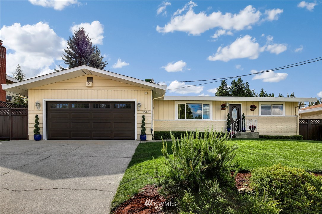 2517 Northeast 18th Street Renton, WA 98056 - Photo 2 of 25