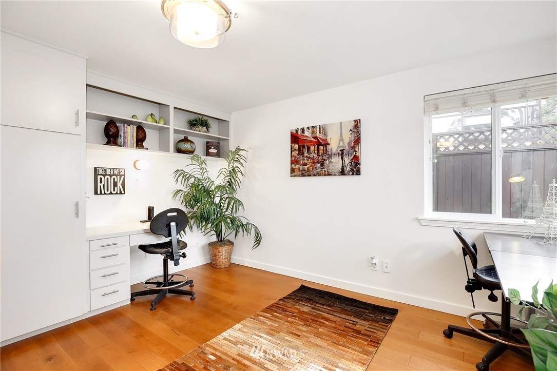 2517 Northeast 18th Street Renton, WA 98056 - Photo 14 of 25