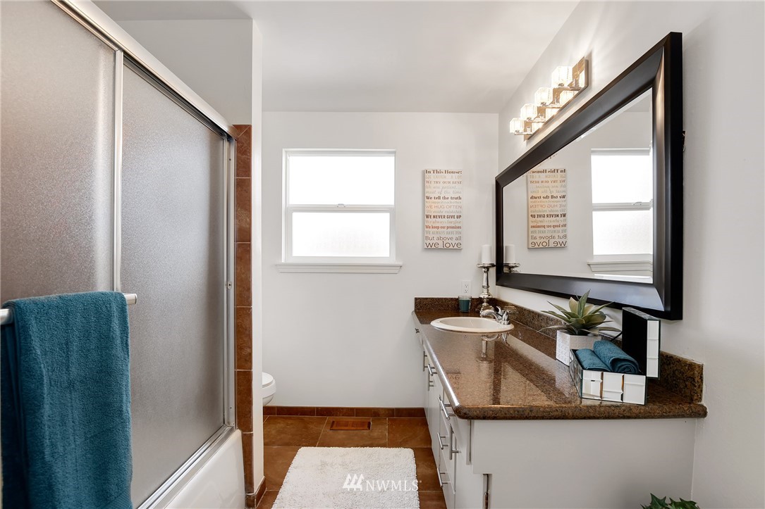 2517 Northeast 18th Street Renton, WA 98056 - Photo 19 of 25