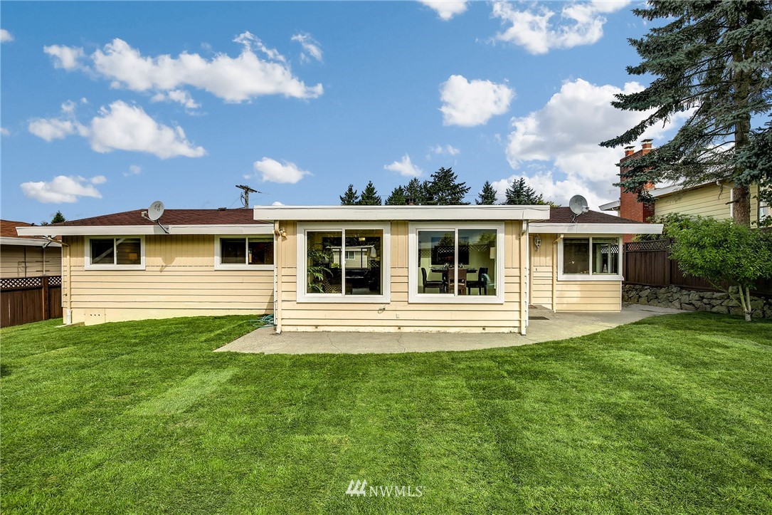 2517 Northeast 18th Street Renton, WA 98056 - Photo 24 of 25