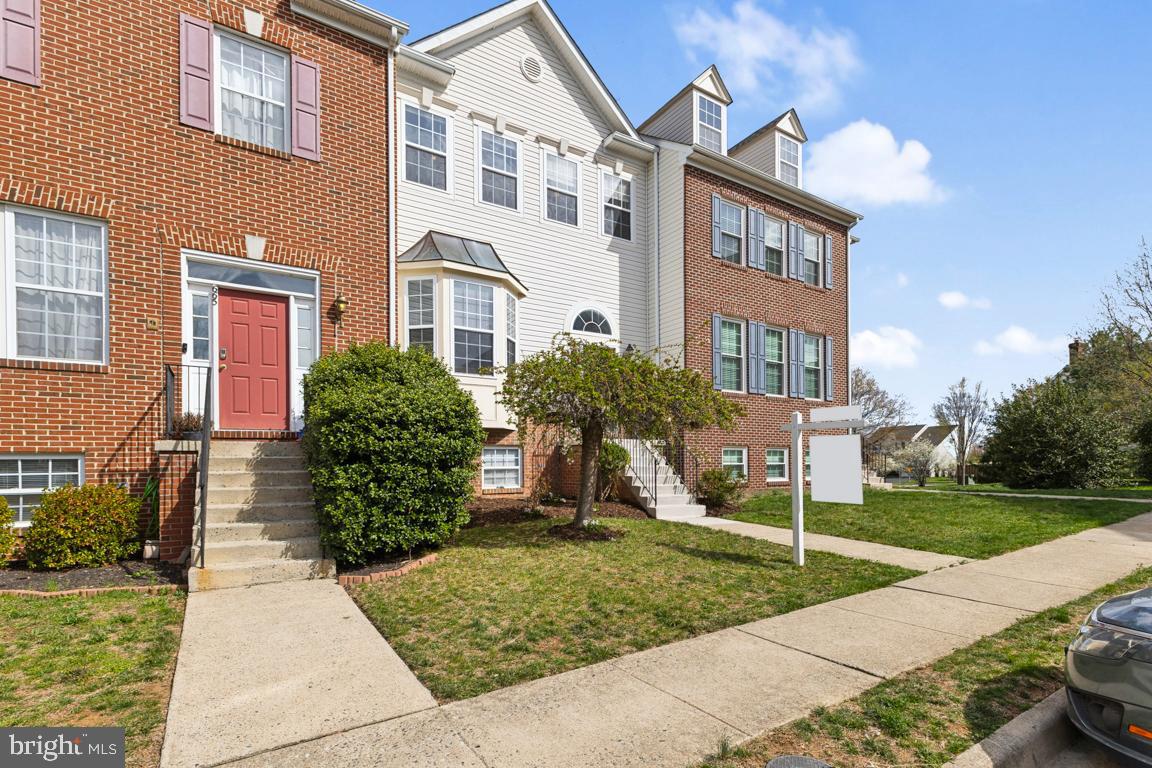 663 Springhouse Square Southeast Leesburg, VA 20175 - Photo 3 of 26 Gallery Image 3