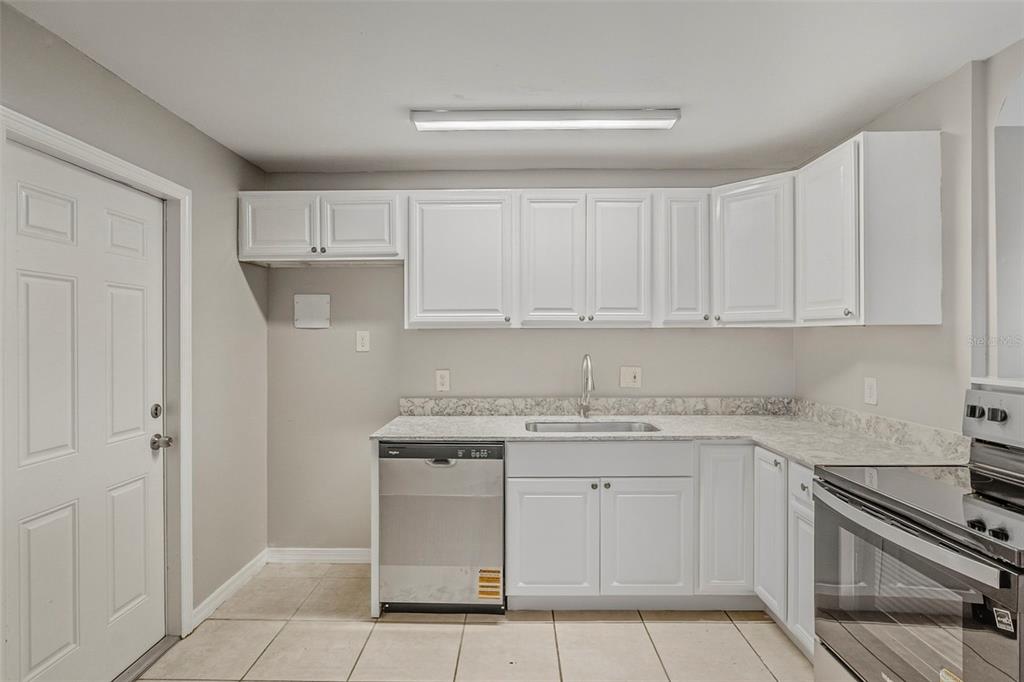 509 Aspen Road West Palm Beach, FL 33409 - Photo 17 of 34